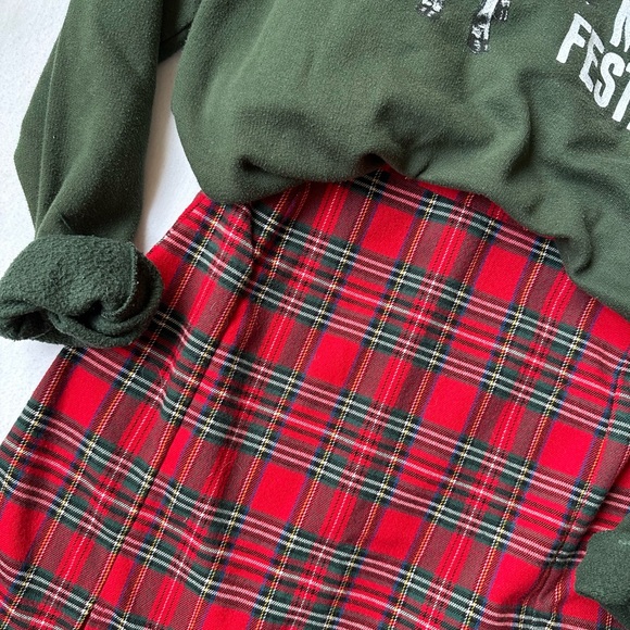 Red Plaid Brandy Melville Cara Skirt - Picture 10 of 15